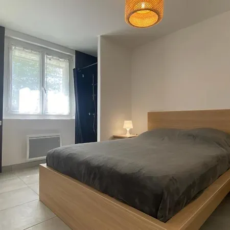 La Perle De Provence, Neuf En Rez De Jardin Clos, Au Calme, Clim, Salle D'eau Dans Chaque Chambre, A 900m Du Centre De *