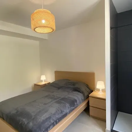 La Perle De Provence, Neuf En Rez De Jardin Clos, Au Calme, Clim, Salle D'eau Dans Chaque Chambre, A 900m Du Centre De *