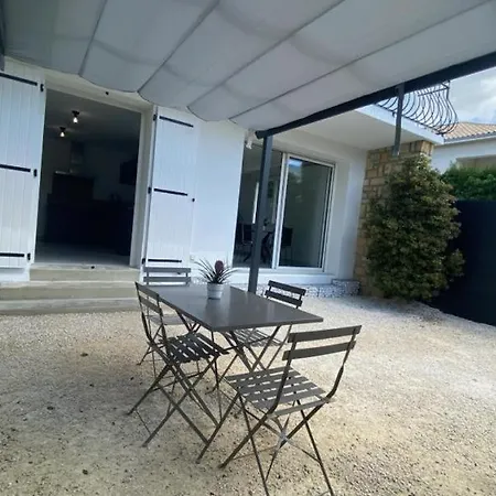 Apartment La Perle De Provence: Tranquil Garden With Ac In *