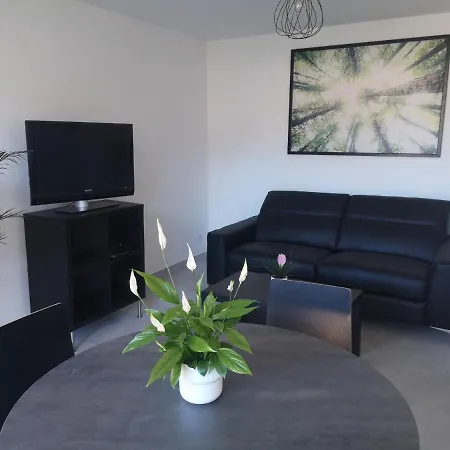 Apartment La Perle De Provence: Tranquil Garden With Ac In Nyons