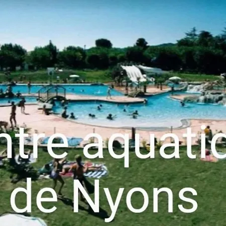 La Perle De Provence, Neuf En Rez De Jardin Clos, Au Calme, Clim, Salle D'eau Dans Chaque Chambre, A 900m Du Centre De Appartement *